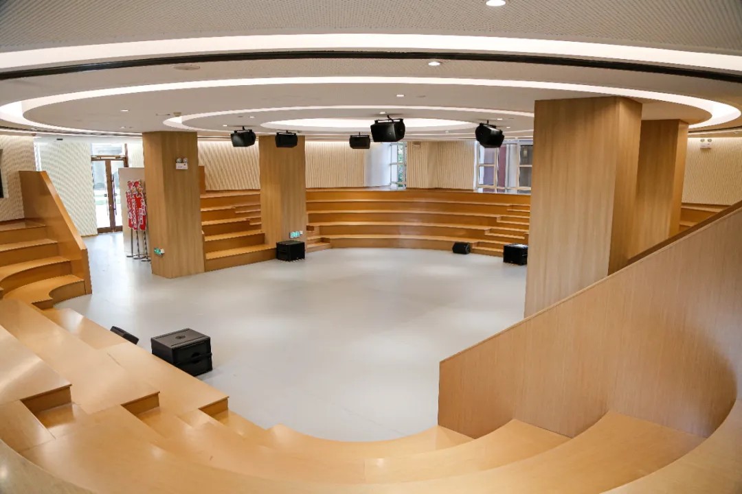 喜報(bào) | 常宏裝飾承建石家莊瀚林學(xué)校圖書館工程榮獲“2025年河北省建筑裝飾優(yōu)質(zhì)工程”稱號(hào)